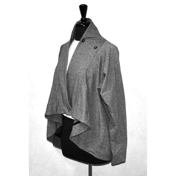 B0 Auth LULULEMON Gray Snap Button Relaxed Wrap Sweatshirt Cardigan Jacket Sz 2 - Picture 3 of 6